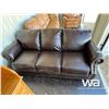 Image 2 : (UNUSED) TRADITIONAL STYLE SOFA