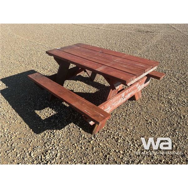 WOOD PICNIC TABLE