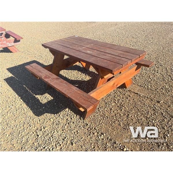 WOOD PICNIC TABLE