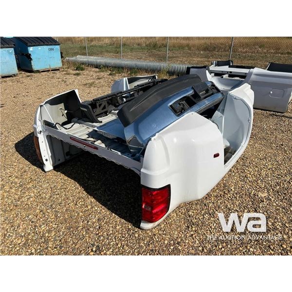 2020 GMC WHITE DUALLY PICKUP LONGBOX