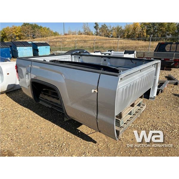 2015 GMC SILVER PICKUP LONGBOX