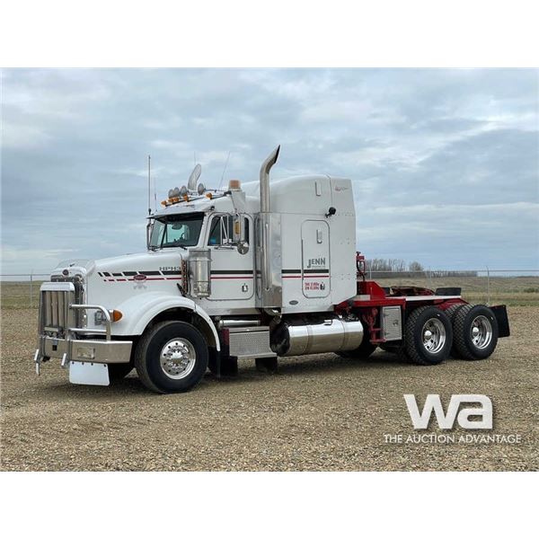 2004 PETERBILT 378 T/A SLEEPER WINCH TRACTOR