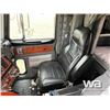 Image 7 : 2004 PETERBILT 378 T/A SLEEPER WINCH TRACTOR