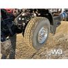 Image 15 : 2013 KENWORTH T800 TRI DRIVE SLEEPER TRUCK TRACTOR
