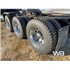 Image 18 : 2013 KENWORTH T800 TRI DRIVE SLEEPER TRUCK TRACTOR