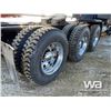 Image 19 : 2013 KENWORTH T800 TRI DRIVE SLEEPER TRUCK TRACTOR