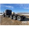 Image 4 : 2013 KENWORTH T800 TRI DRIVE SLEEPER TRUCK TRACTOR