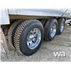 Image 19 : 2010 KENWORTH T800 TRI DRIVE SLEEPER DUMP TRUCK