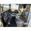Image 6 : 2010 KENWORTH T800 TRI DRIVE SLEEPER DUMP TRUCK