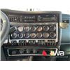 Image 9 : 2010 KENWORTH T800 TRI DRIVE SLEEPER DUMP TRUCK