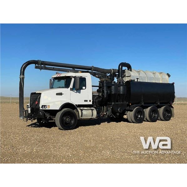 2003 VOLVO VHD TRI DRIVE HYDRO VAC TRUCK
