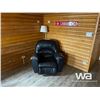 Image 9 : CABIN 14 X 32 FT. ON SKIDS