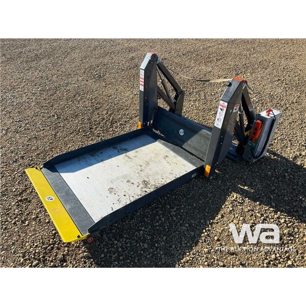 HOLLANDIA TRUCK TAILGATE LIFT