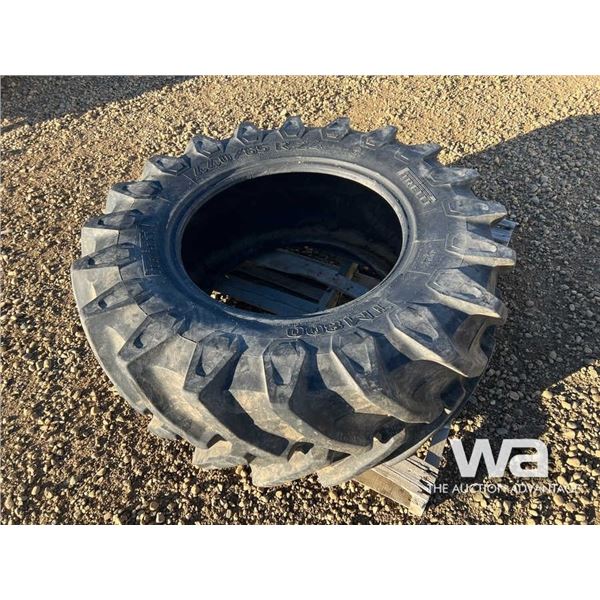 (1) PIRELLI TM800 440/65/R24 TIRE