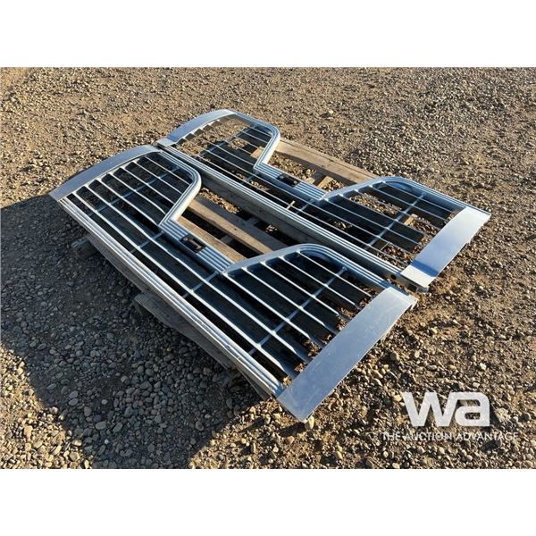 (2) ALUMINUM VENTED TAILGATES