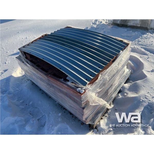 PALLET OF RED BRICKS