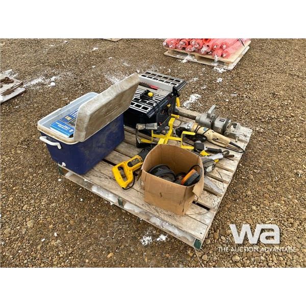 MASTERCRAFT 10" BENCH SAW, HAND TOOLS, LIGHTS