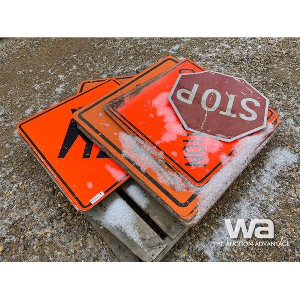 CONSTRUCTION SIGNS, WORKERS AHEAD