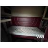 Image 12 : 2012 PETERBILT 388 T/A SLEEPER TRUCK TRACTOR