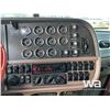 Image 9 : 2012 PETERBILT 388 T/A SLEEPER TRUCK TRACTOR