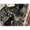 Image 6 : 2012 PETERBILT 388 T/A SLEEPER TRUCK TRACTOR