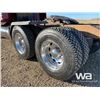 Image 21 : 2010 PETERBILT 388 T/A SLEEPER TRUCK TRACTOR