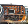 Image 9 : 2010 PETERBILT 388 T/A SLEEPER TRUCK TRACTOR
