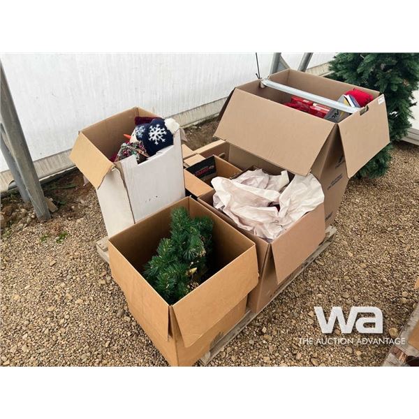 BOXED CHRISTMAS SNOWMAN, WREATHE, CAROLLERS, WRAP
