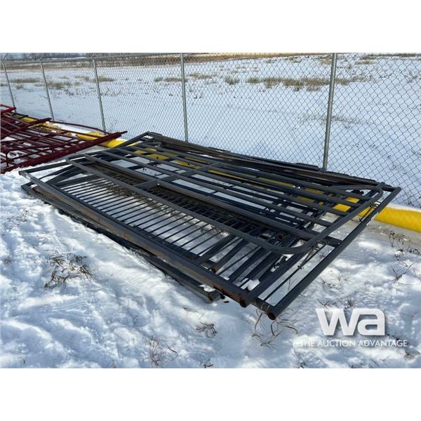 (DAMAGED) VARIOUS LENGTH PANELS & GATES