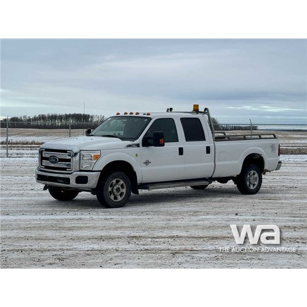 2015 FORD F350 XLT CREW CAB PICKUP
