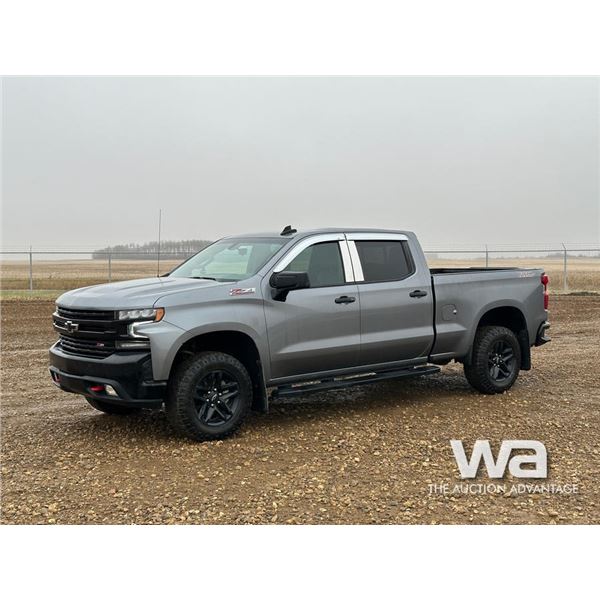2022 CHEVROLET SILVERADO LT CREW CAB PICKUP