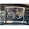 Image 13 : 2012 KENWORTH T800 TRI DRIVE SLEEPER WINCH TRUCK