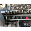 Image 19 : 2012 KENWORTH T800 TRI DRIVE SLEEPER WINCH TRUCK
