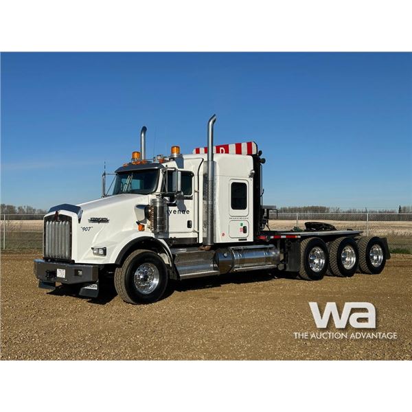 2012 KENWORTH T800 TRI DRIVE SLEEPER WINCH TRUCK