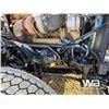 Image 37 : 2012 KENWORTH T800 TRI DRIVE SLEEPER WINCH TRUCK