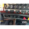 Image 17 : 2007 KENWORTH T800B T/A SLEEPER WINCH TRACTOR