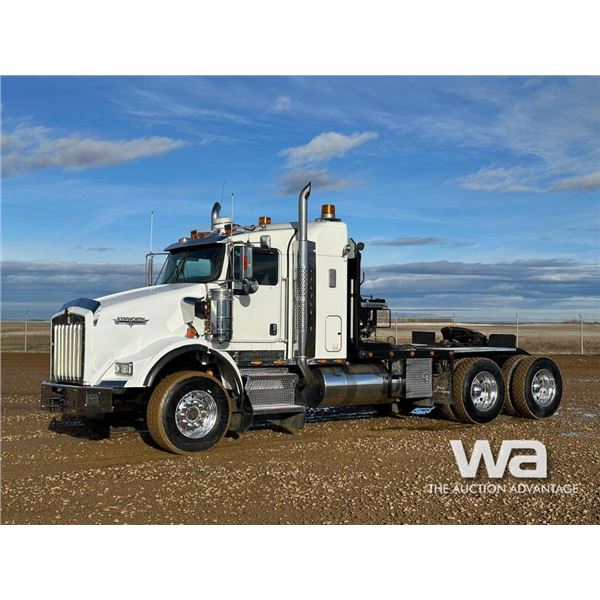 2007 KENWORTH T800 T/A SLEEPER WINCH TRUCK
