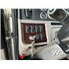 Image 14 : 2016 PETERBILT 367 TRI DRIVE SLEEPER TRUCK TRACTOR
