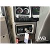 Image 15 : 2013 KENWORTH T800 TRI DRIVE SLEEPER TRUCK TRACTOR