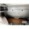 Image 23 : 2013 KENWORTH T800 TRI DRIVE SLEEPER TRUCK TRACTOR