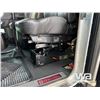 Image 26 : 2013 KENWORTH T800 TRI DRIVE SLEEPER TRUCK TRACTOR