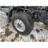 Image 38 : 2013 KENWORTH T800 TRI DRIVE SLEEPER TRUCK TRACTOR