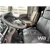 Image 8 : 2013 KENWORTH T800 TRI DRIVE SLEEPER TRUCK TRACTOR