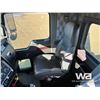 Image 10 : 2022 KENWORTH T800 TRI DRIVE CAB & CHASSIS