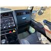 Image 12 : 2022 KENWORTH T800 TRI DRIVE CAB & CHASSIS