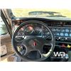 Image 14 : 2022 KENWORTH T800 TRI DRIVE CAB & CHASSIS