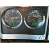 Image 15 : 2022 KENWORTH T800 TRI DRIVE CAB & CHASSIS