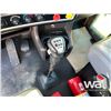 Image 23 : 2022 KENWORTH T800 TRI DRIVE CAB & CHASSIS