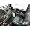 Image 10 : 2021 PETERBILT 367 TRI DRIVE CAB & CHASSIS