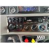 Image 18 : 2021 PETERBILT 367 TRI DRIVE CAB & CHASSIS